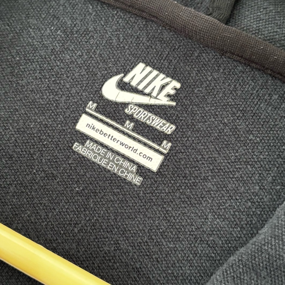 Gently used like new Nike sweaters size M - Picture 3 of 6